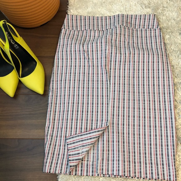 ✨RW&CO✨ Stretchy Pencil Skirt - Picture 2 of 4